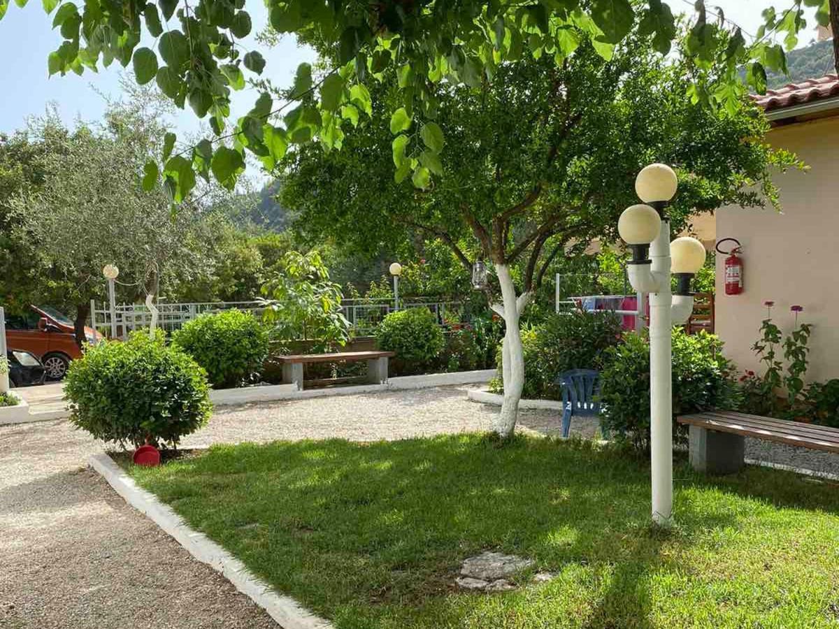 Garden Rooms Himarë Exterior foto